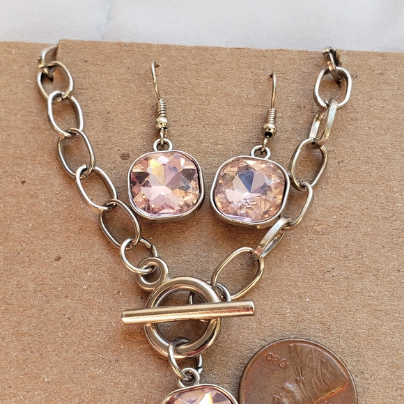 Elegant Silver Pink Jewelry Set Toggle Clasp Necklace & Dangle Earrings - Picture 7 of 13